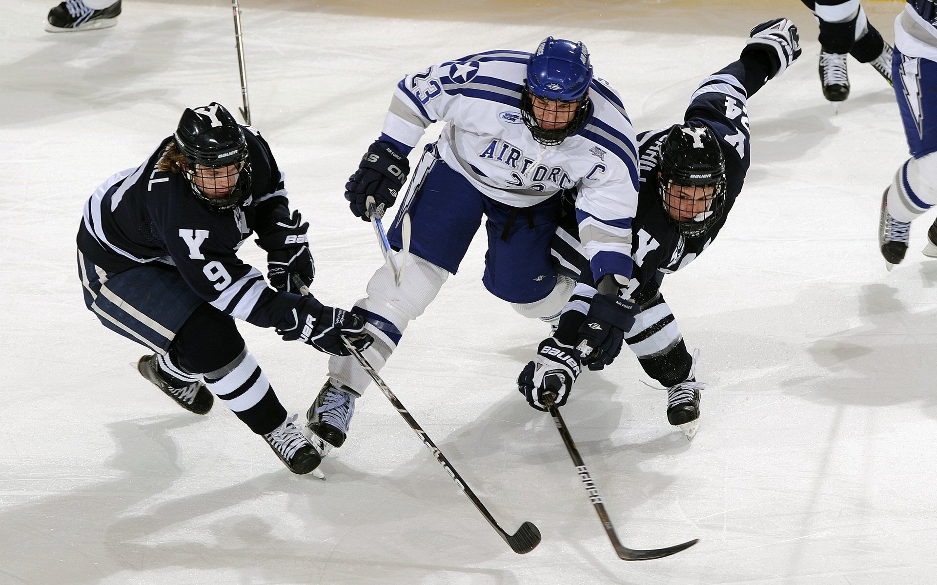 “西甲明星连续制造惊喜，带领球队冲刺佳绩”，西甲名人